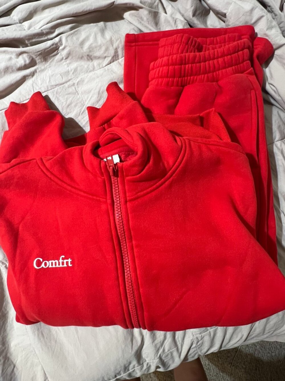 COMFRT SET in CRIMSON